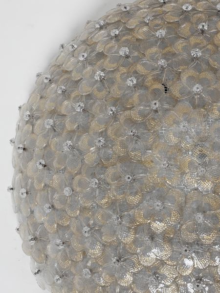 Archimede Seguso : Due lampade a plafone decorate con fiori, Murano.  - Asta Asta 503 | DESIGN E ARTI DECORATIVE DEL NOVECENTO Virtuale - Associazione Nazionale - Case d'Asta italiane