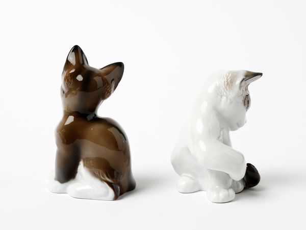 MANIFATTURA ROSENTHAL : GattiDue sculture a tutto tondo, Germania.  - Asta Asta 503 | DESIGN E ARTI DECORATIVE DEL NOVECENTO Virtuale - Associazione Nazionale - Case d'Asta italiane