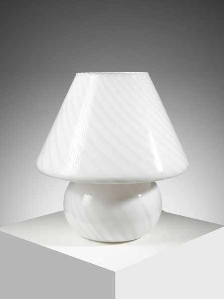 MANIFATTURA ITALIANA : Lampada da tavolo.  - Asta Asta 503 | DESIGN E ARTI DECORATIVE DEL NOVECENTO Virtuale - Associazione Nazionale - Case d'Asta italiane