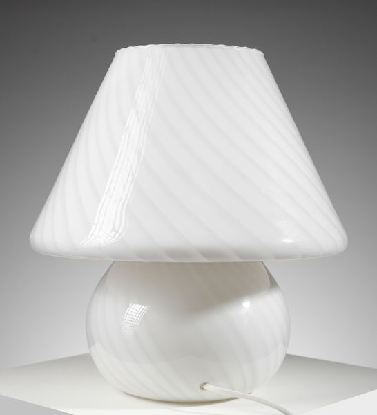 MANIFATTURA ITALIANA : Lampada da tavolo.  - Asta Asta 503 | DESIGN E ARTI DECORATIVE DEL NOVECENTO Virtuale - Associazione Nazionale - Case d'Asta italiane