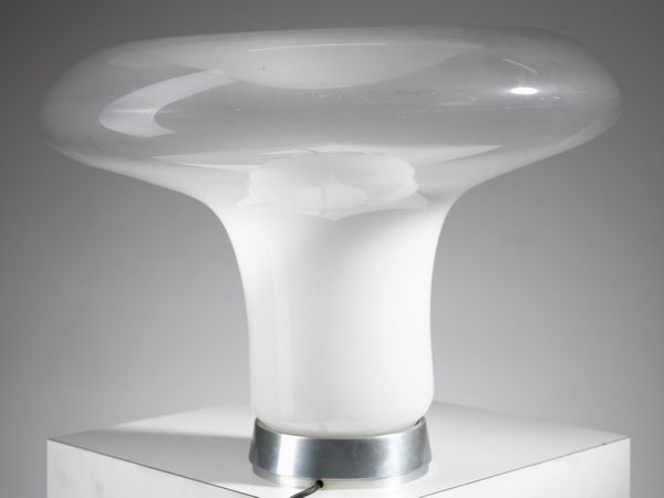 ANGELO MANGIAROTTI : Lampada da tavolo Lesbo per Artemide.  - Asta Asta 503 | DESIGN E ARTI DECORATIVE DEL NOVECENTO Virtuale - Associazione Nazionale - Case d'Asta italiane