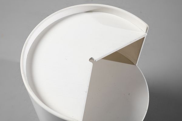 MANIFATTURA ITALIANA : Tavolino con ripiani.  - Asta Asta 503 | DESIGN E ARTI DECORATIVE DEL NOVECENTO Virtuale - Associazione Nazionale - Case d'Asta italiane