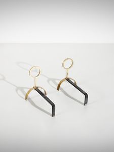 MANIFATTURA ITALIANA - Coppia di alari da camino.