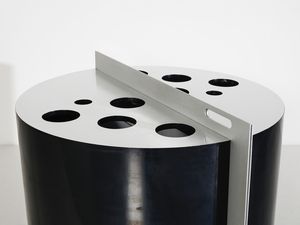 MANIFATTURA ITALIANA : Mobile bar contenitore di forma cilindrica.  - Asta Asta 503 | DESIGN E ARTI DECORATIVE DEL NOVECENTO Virtuale - Associazione Nazionale - Case d'Asta italiane