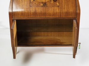 PAOLO BUFFA : Trumeau con base a due ante a battente, ribalta e alzata a vetrina terminante a cimasa, esecuzione Serafino Arrighi, Cant .  - Asta Asta 503 | DESIGN E ARTI DECORATIVE DEL NOVECENTO Virtuale - Associazione Nazionale - Case d'Asta italiane