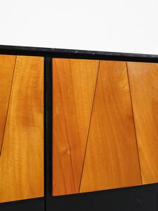 MANIFATTURA ITALIANA : Credenza ad ante e cassetti.  - Asta Asta 503 | DESIGN E ARTI DECORATIVE DEL NOVECENTO Virtuale - Associazione Nazionale - Case d'Asta italiane