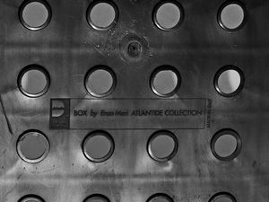 ENZO MARI : Quattro sedie della collezione Atlantide mod. Box per Driade, Italia.  - Asta Asta 503 | DESIGN E ARTI DECORATIVE DEL NOVECENTO Virtuale - Associazione Nazionale - Case d'Asta italiane