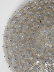 Archimede Seguso : Due lampade a plafone decorate con fiori, Murano.  - Asta Asta 503 | DESIGN E ARTI DECORATIVE DEL NOVECENTO Virtuale - Associazione Nazionale - Case d'Asta italiane