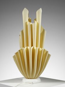 GEORGIA JACOB : Lampada da tavolo mod. Corolle, Francia.  - Asta Asta 503 | DESIGN E ARTI DECORATIVE DEL NOVECENTO Virtuale - Associazione Nazionale - Case d'Asta italiane