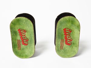 PAOLO DE POLI : Coppia di maniglie della per Inda.  - Asta Asta 503 | DESIGN E ARTI DECORATIVE DEL NOVECENTO Virtuale - Associazione Nazionale - Case d'Asta italiane