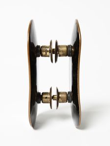 PAOLO DE POLI : Coppia di maniglie della per Inda.  - Asta Asta 503 | DESIGN E ARTI DECORATIVE DEL NOVECENTO Virtuale - Associazione Nazionale - Case d'Asta italiane