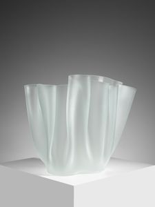 PIETRO CHIESA : attribuito. Vaso Cartoccio probabile produzione Fontana Arte, Milano.  - Asta Asta 503 | DESIGN E ARTI DECORATIVE DEL NOVECENTO Virtuale - Associazione Nazionale - Case d'Asta italiane