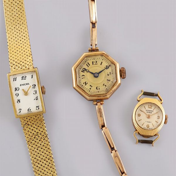 Lotto di tre orologi da donna,  di cui uno con bracciale in oro basso e un orologio privo di cinturino  - Asta GIOIELLI DEL CUORE - Associazione Nazionale - Case d'Asta italiane