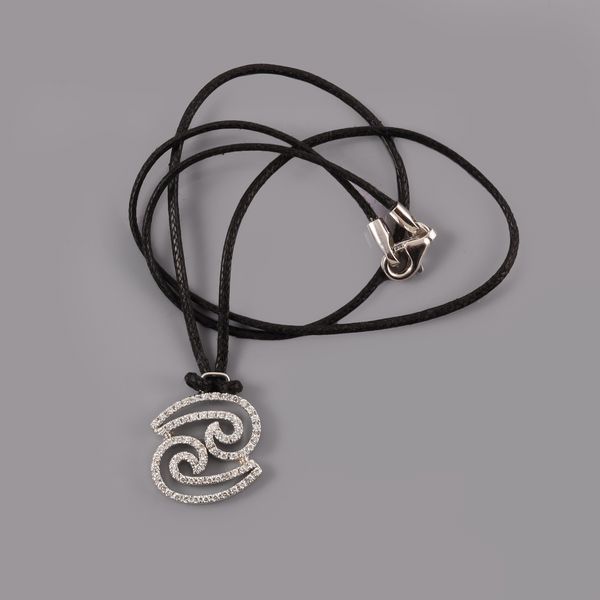 * GIROCOLLO CON PENDENTE, CRIVELLI  - Asta GIOIELLI DEL CUORE - Associazione Nazionale - Case d'Asta italiane