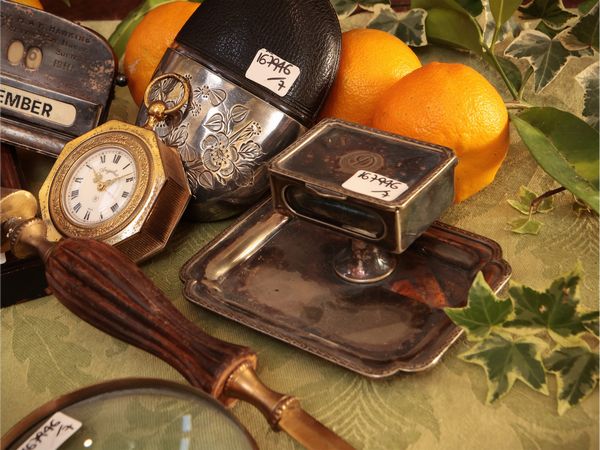 Curiosit da scrivania  - Asta Due case fiorentine - Associazione Nazionale - Case d'Asta italiane