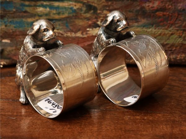 Coppia di legatovaglioli in metallo argentato, WMF  - Asta Due case fiorentine - Associazione Nazionale - Case d'Asta italiane