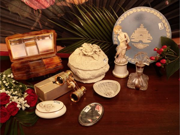 Curiosità e galanterie d'epoca  - Asta Due case fiorentine - Associazione Nazionale - Case d'Asta italiane