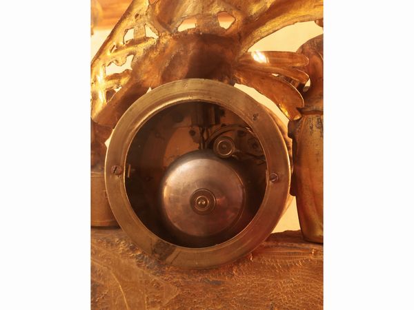 Orologio da tavolo in antimonio dorato  - Asta Due case fiorentine - Associazione Nazionale - Case d'Asta italiane