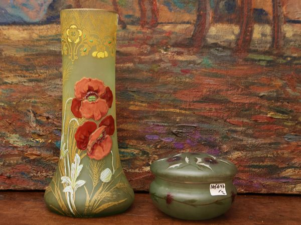 Vaso in vetro verde  - Asta Due case fiorentine - Associazione Nazionale - Case d'Asta italiane