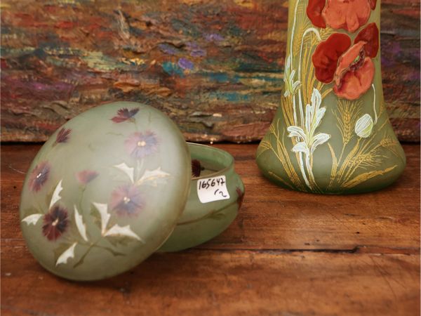 Vaso in vetro verde  - Asta Due case fiorentine - Associazione Nazionale - Case d'Asta italiane