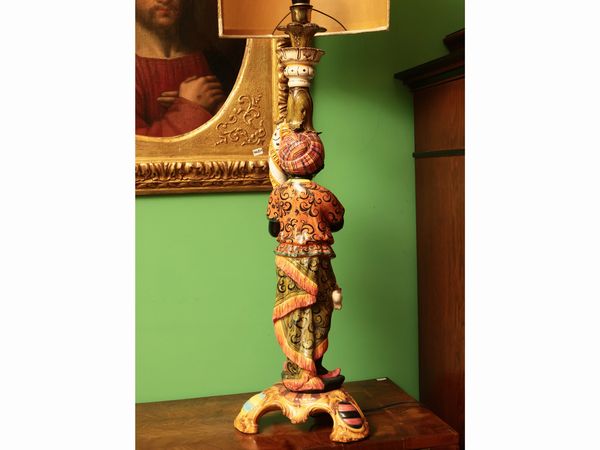 Coppia di moretti portalampada in ceramica policroma  - Asta Due case fiorentine - Associazione Nazionale - Case d'Asta italiane