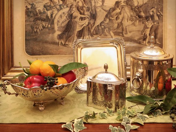 Accessori per la tavola in metallo argentato  - Asta Due case fiorentine - Associazione Nazionale - Case d'Asta italiane