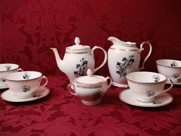 Servizio da t o caff latte in porcellana, Richard Ginori  - Asta Due case fiorentine - Associazione Nazionale - Case d'Asta italiane