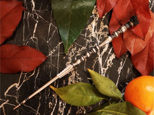 Judaica - Yad in argento  - Asta Due case fiorentine - Associazione Nazionale - Case d'Asta italiane