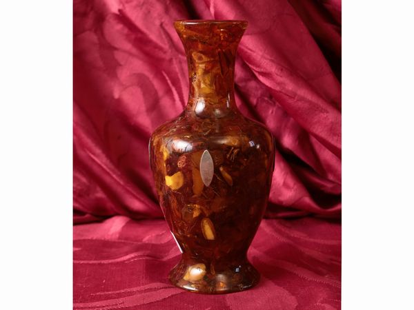 Piccolo vaso a balaustro in resina  - Asta Due case fiorentine - Associazione Nazionale - Case d'Asta italiane