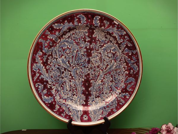 Grande piatto da parata in terracotta smaltata  - Asta Due case fiorentine - Associazione Nazionale - Case d'Asta italiane