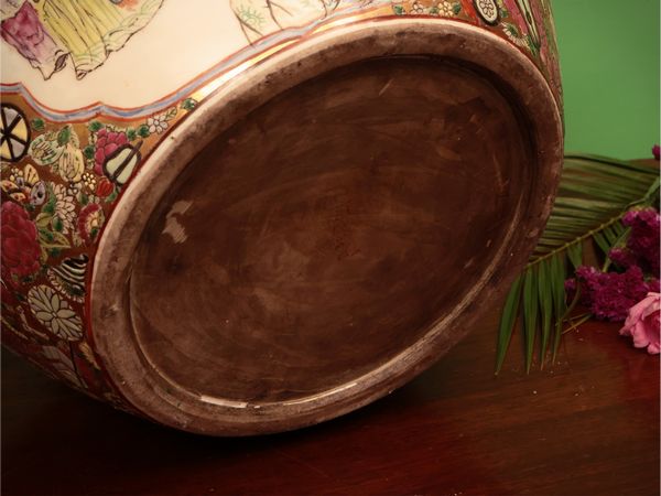 Grande bacile in porcellana  - Asta Due case fiorentine - Associazione Nazionale - Case d'Asta italiane