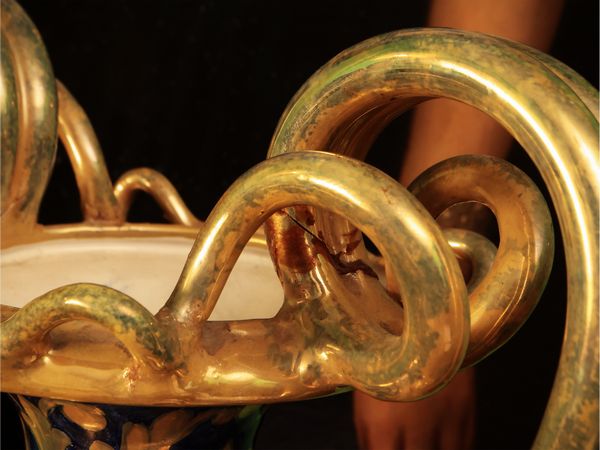 Grande vaso ad anfora in terracotta smaltata a lustro, Gualdo Tadino  - Asta Due case fiorentine - Associazione Nazionale - Case d'Asta italiane