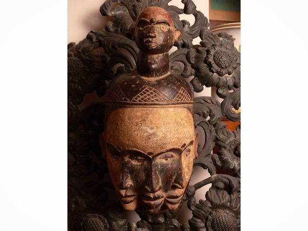 Maschera tribale in legno policromo  - Asta Due case fiorentine - Associazione Nazionale - Case d'Asta italiane