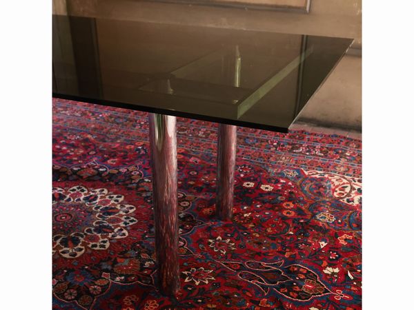 Tavolo da pranzo in acciaio cromato e vetro fum  - Asta Due case fiorentine - Associazione Nazionale - Case d'Asta italiane