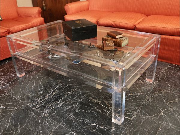 Tavolo basso da salotto in plexiglass  - Asta Due case fiorentine - Associazione Nazionale - Case d'Asta italiane