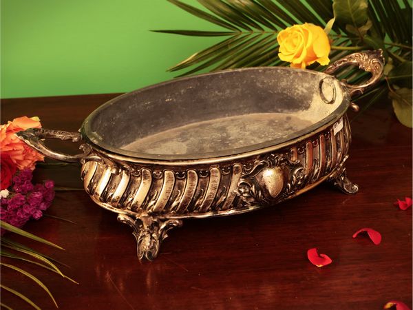 Fioriera centrotavola in argento  - Asta Due case fiorentine - Associazione Nazionale - Case d'Asta italiane