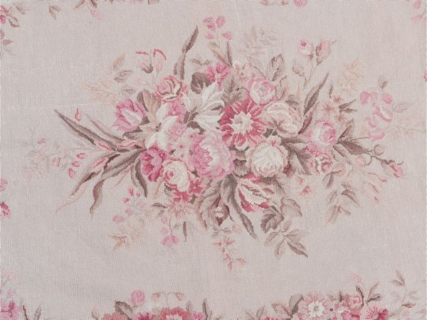 Tappeto a piccolo punto in stile Aubusson  - Asta Due case fiorentine - Associazione Nazionale - Case d'Asta italiane