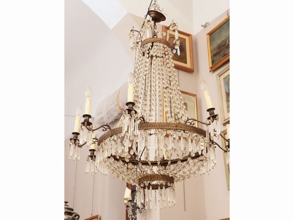 Grande lampadario a paniere in cristallo e tole dorata  - Asta Due case fiorentine - Associazione Nazionale - Case d'Asta italiane