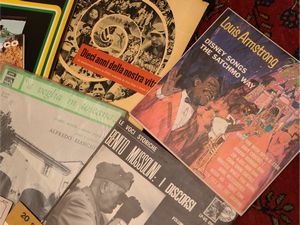 Assortimento di vinili  - Asta Due case fiorentine - Associazione Nazionale - Case d'Asta italiane