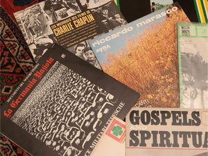 Assortimento di vinili  - Asta Due case fiorentine - Associazione Nazionale - Case d'Asta italiane