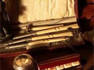 Curiosit da scrivania  - Asta Due case fiorentine - Associazione Nazionale - Case d'Asta italiane