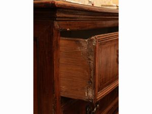 Cassettone in noce e piuma di noce  - Asta Due case fiorentine - Associazione Nazionale - Case d'Asta italiane