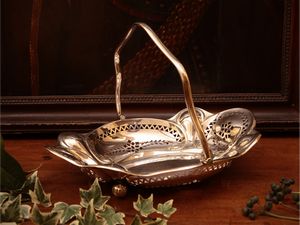 Accessori per la tavola in metallo argentato  - Asta Due case fiorentine - Associazione Nazionale - Case d'Asta italiane