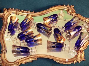 Serie di dodici flute in vetro blu  - Asta Due case fiorentine - Associazione Nazionale - Case d'Asta italiane