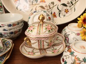 Assortimento di accesori in porcellana  - Asta Due case fiorentine - Associazione Nazionale - Case d'Asta italiane