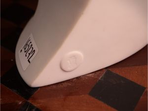 Arlecchino musicante in porcellana, serie Utopia, Lladr  - Asta Due case fiorentine - Associazione Nazionale - Case d'Asta italiane