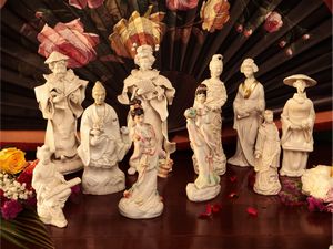 Collezione di figure orientali in porcellana  - Asta Due case fiorentine - Associazione Nazionale - Case d'Asta italiane