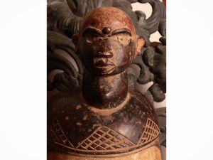 Maschera tribale in legno policromo  - Asta Due case fiorentine - Associazione Nazionale - Case d'Asta italiane