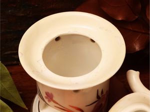 Veilleuse in porcellana, Ginori  - Asta Due case fiorentine - Associazione Nazionale - Case d'Asta italiane