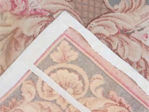Tappeto a piccolo punto in stile Aubusson  - Asta Due case fiorentine - Associazione Nazionale - Case d'Asta italiane